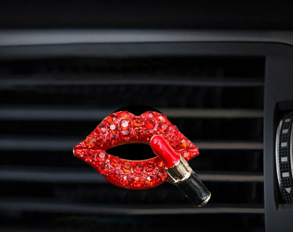 Diffuseur parfum pour voiture au glamour et rechargeable lèvres et rouge à lèvres MINHBATTI