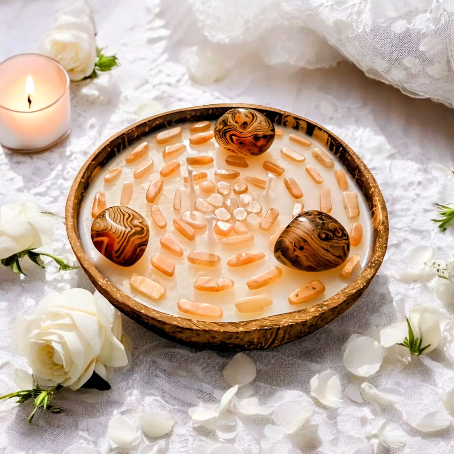 Bougie artisanale parfumée "Symphonie lunaire" Ambre patchouli MĪNHBATTĪ