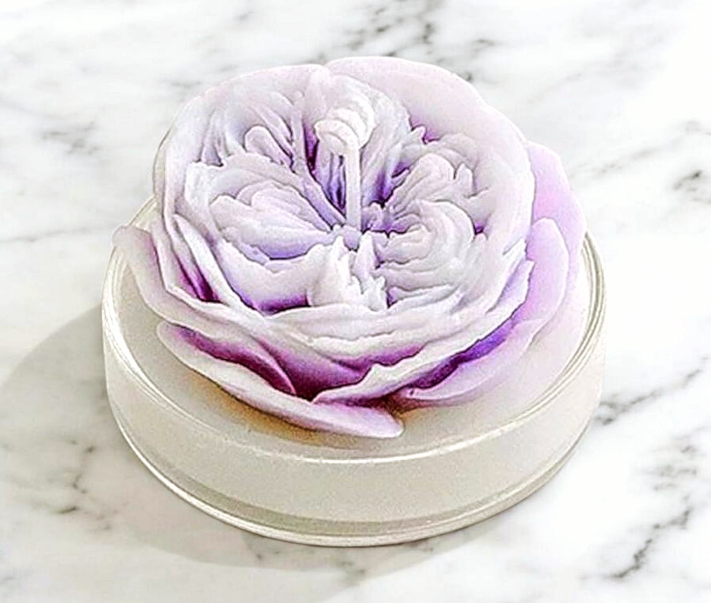 Bougie naturelle parfumée artisanale fleur violet lavande MINHBATTI