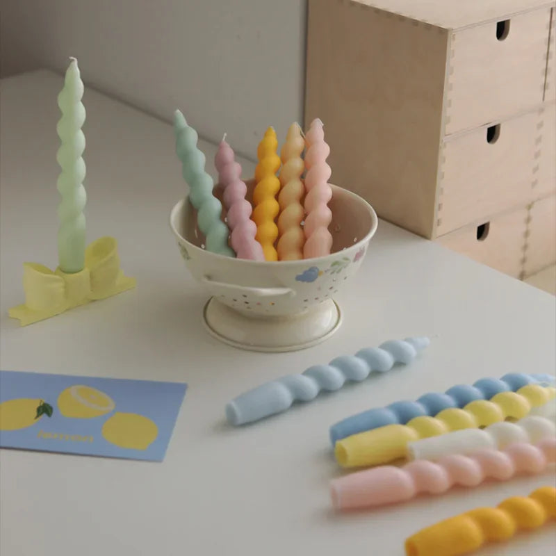 Ins Style Spiral Long Rod Candle Scented Candle Aromatherapy Soy Wax Candles Wedding Birthday Candle Party Home Decoration MINHBATTI