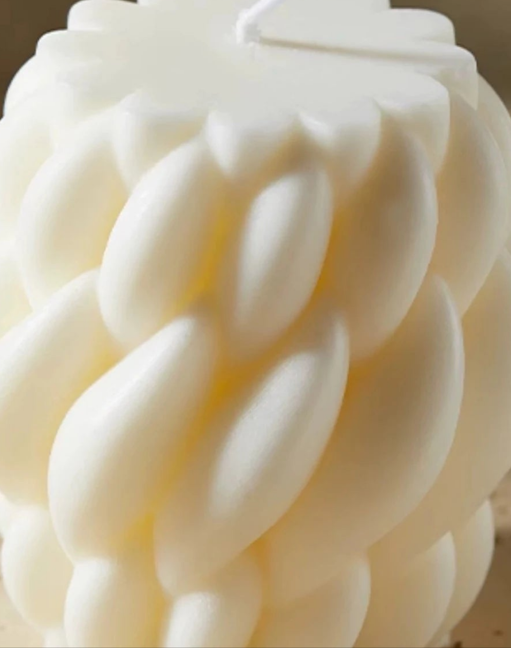Bougie artisanale naturelle parfumée aesthetic à la Rose MINHBATTI